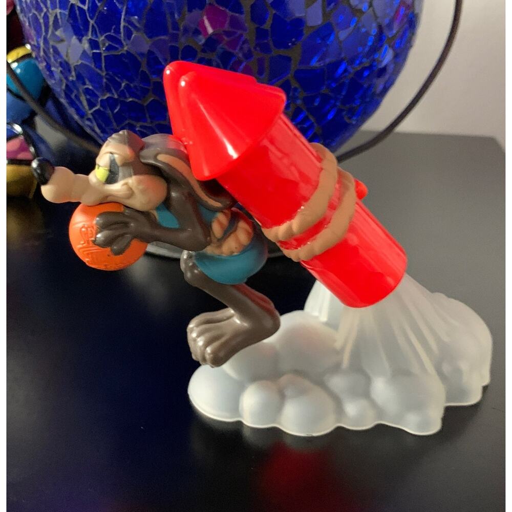 Space Jam 2 Coyote Mc Donald's Toy